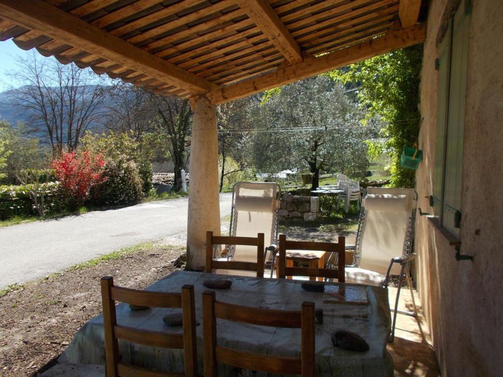 Studio Massacan Entrevaux Luaran gambar
