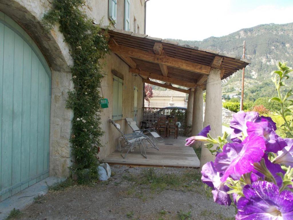 Studio Massacan Entrevaux Luaran gambar