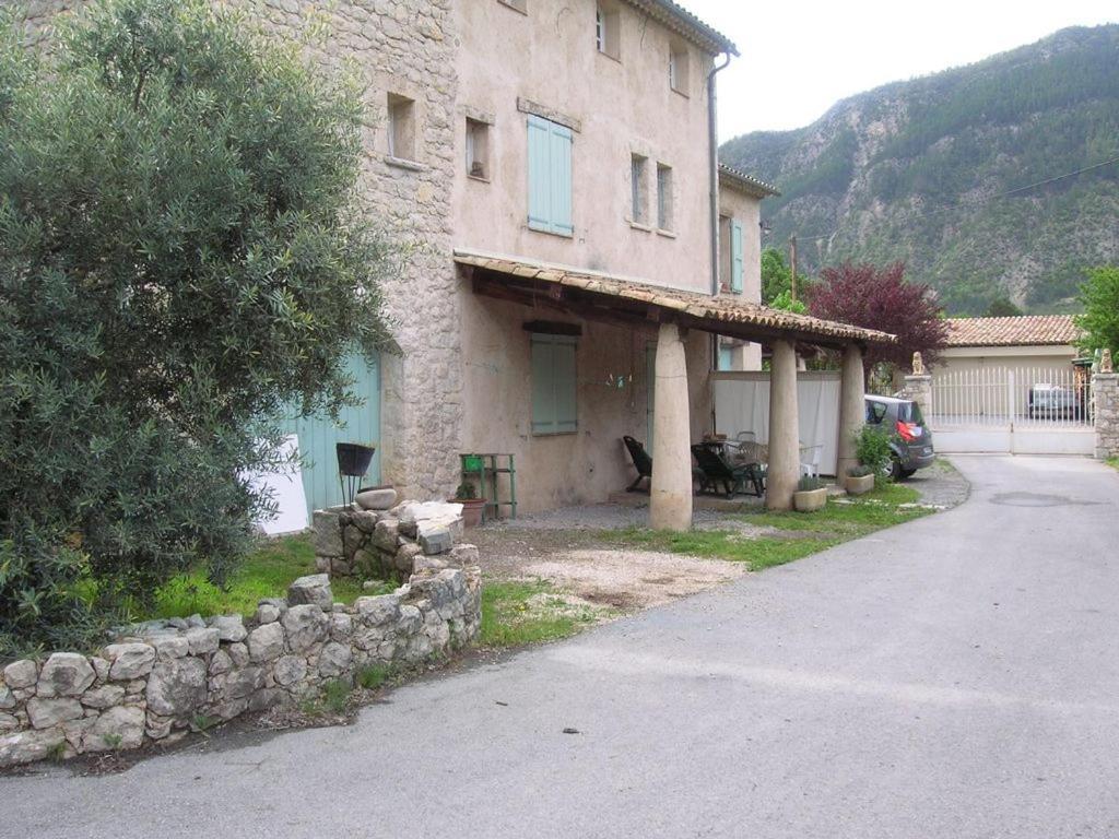 Studio Massacan Entrevaux Luaran gambar
