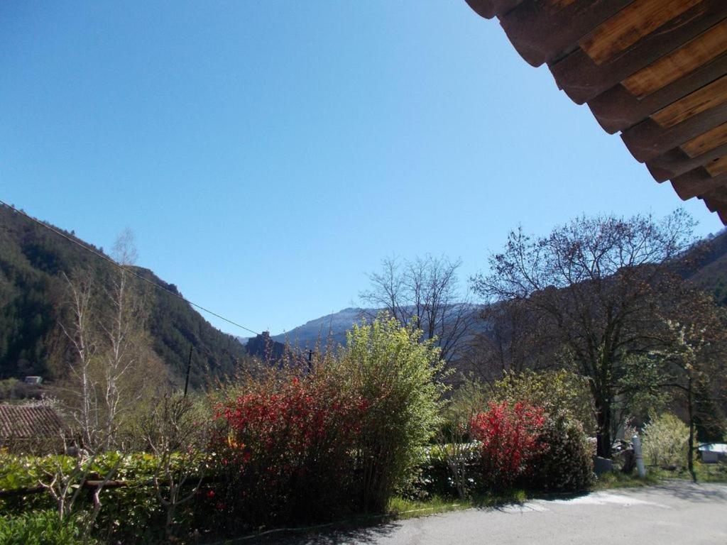 Studio Massacan Entrevaux Luaran gambar
