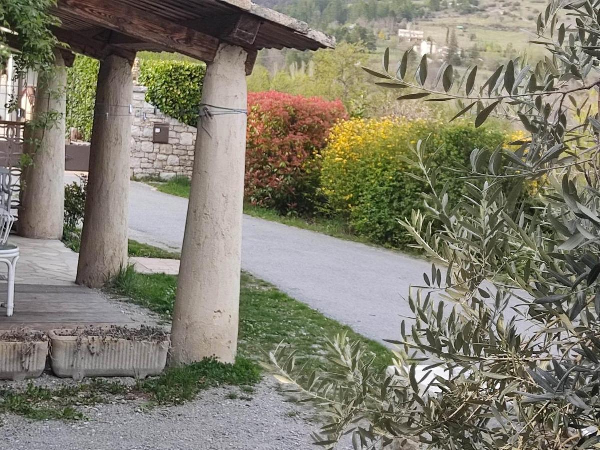 Studio Massacan Entrevaux Luaran gambar