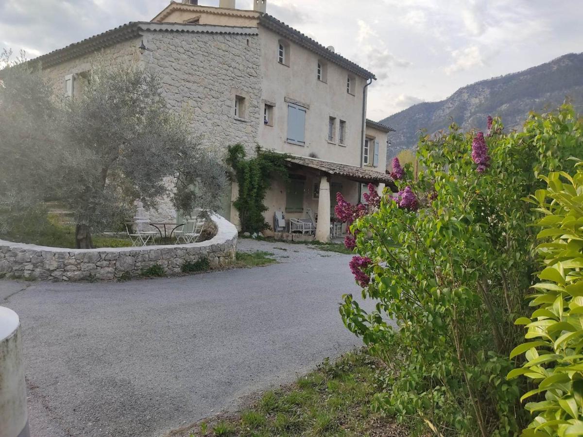 Studio Massacan Entrevaux Luaran gambar