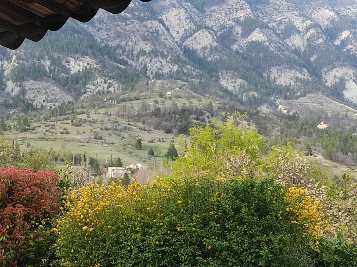 Studio Massacan Entrevaux Luaran gambar